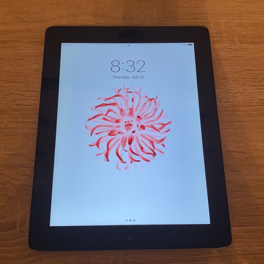 I pad 2 - Picture 2 of 3